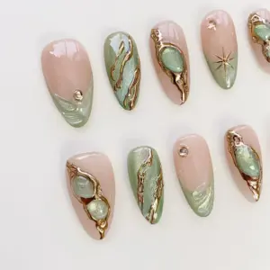 Aura Green Cat Eye Press On Nails 3D Gold Chrome Star Fake Nails 2