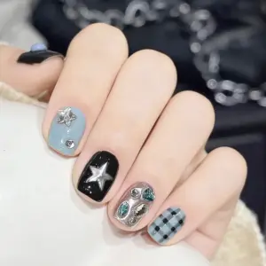Blue Black Y2K Press On Nails Star Heart Plaid Fake Nails 5