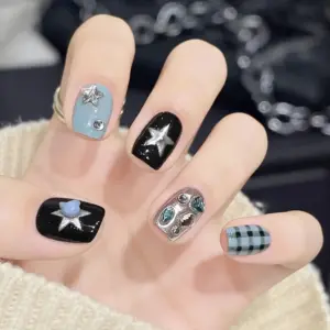 Blue Black Y2K Press On Nails Star Heart Plaid Fake Nails 7