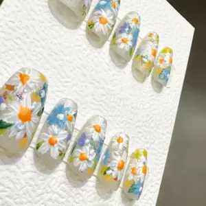 Daisy Press On Nails Reusable Handmade Gel Fake Nails 2