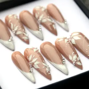 Elegant Floral Press On Nails Bridal French Fake Nails 1