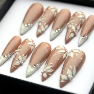 Elegant Floral Press On Nails Bridal French Fake Nails 2