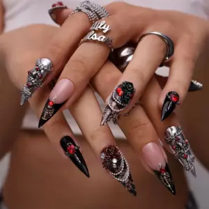 Gothic Rose Chain Press On Nails Dark Luxury 3D Fake Nails 3
