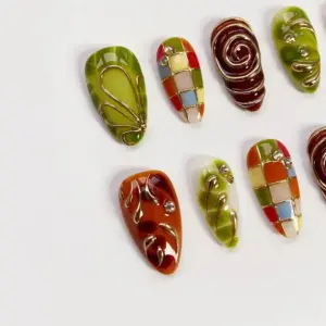 Green Plaid Press On Nails 3D Gold Chrome Swirl Nails 4