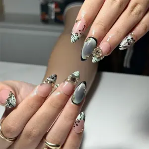 Wild Cat 3D Charm Press On Nails Pink Black Gold Fake Nails 2